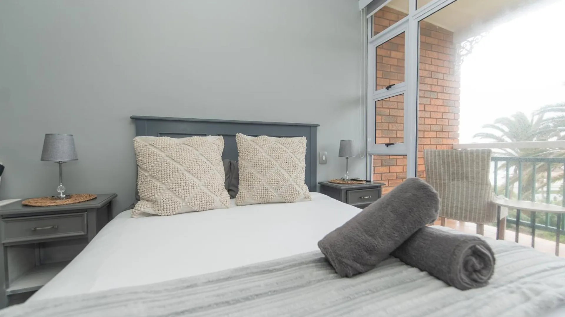 Wavy Daze Luxury Apartment #Inverter Port Elizabeth