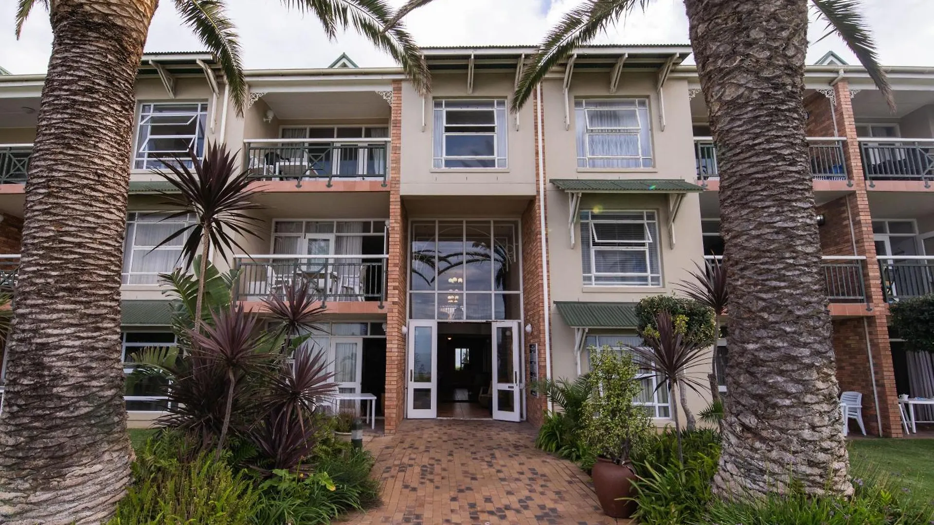 Wavy Daze Luxury Apartment #Inverter Port Elizabeth South Africa